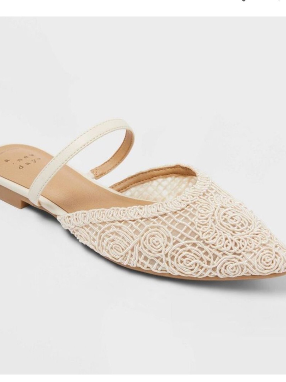 A new day Vienna flats with memory foam NWT l